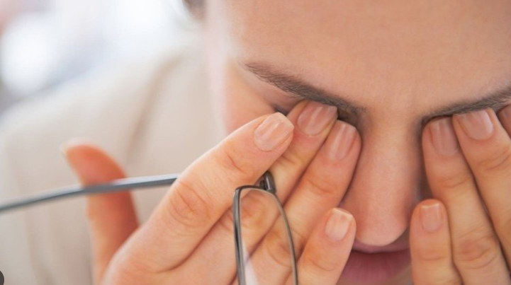 Những bệnh lý tại mắt thường gặp ở người sống chung với HIV- Ảnh 4.