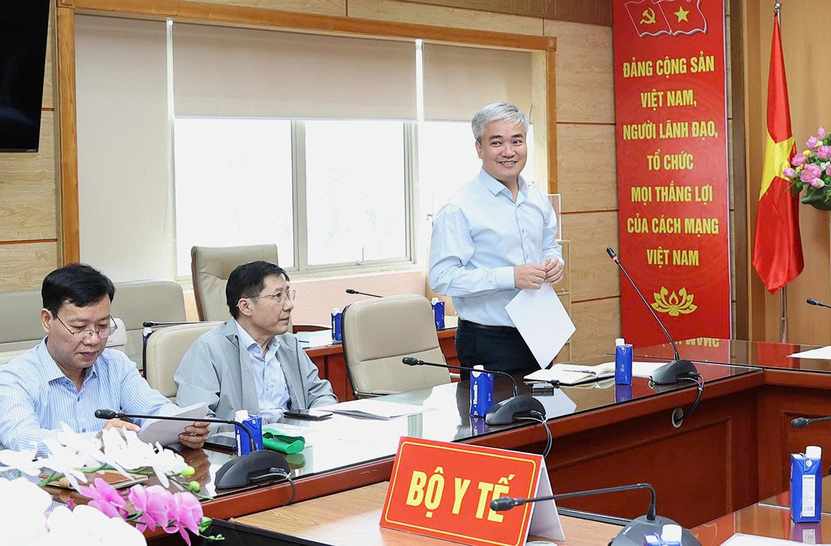Thứ trưởng Thường trực Vũ Mạnh Hà: Báo Sức khoẻ & Đời sống xây dựng hệ thống kết nối và lan tỏa thông tin y tế trong mọi tình huống- Ảnh 2. Thứ trưởng Thường trực Vũ Mạnh Hà: Báo Sức khoẻ & Đời sống xây dựng hệ thống kết nối và lan tỏa thông tin y tế trong mọi tình huống- Ảnh 2.