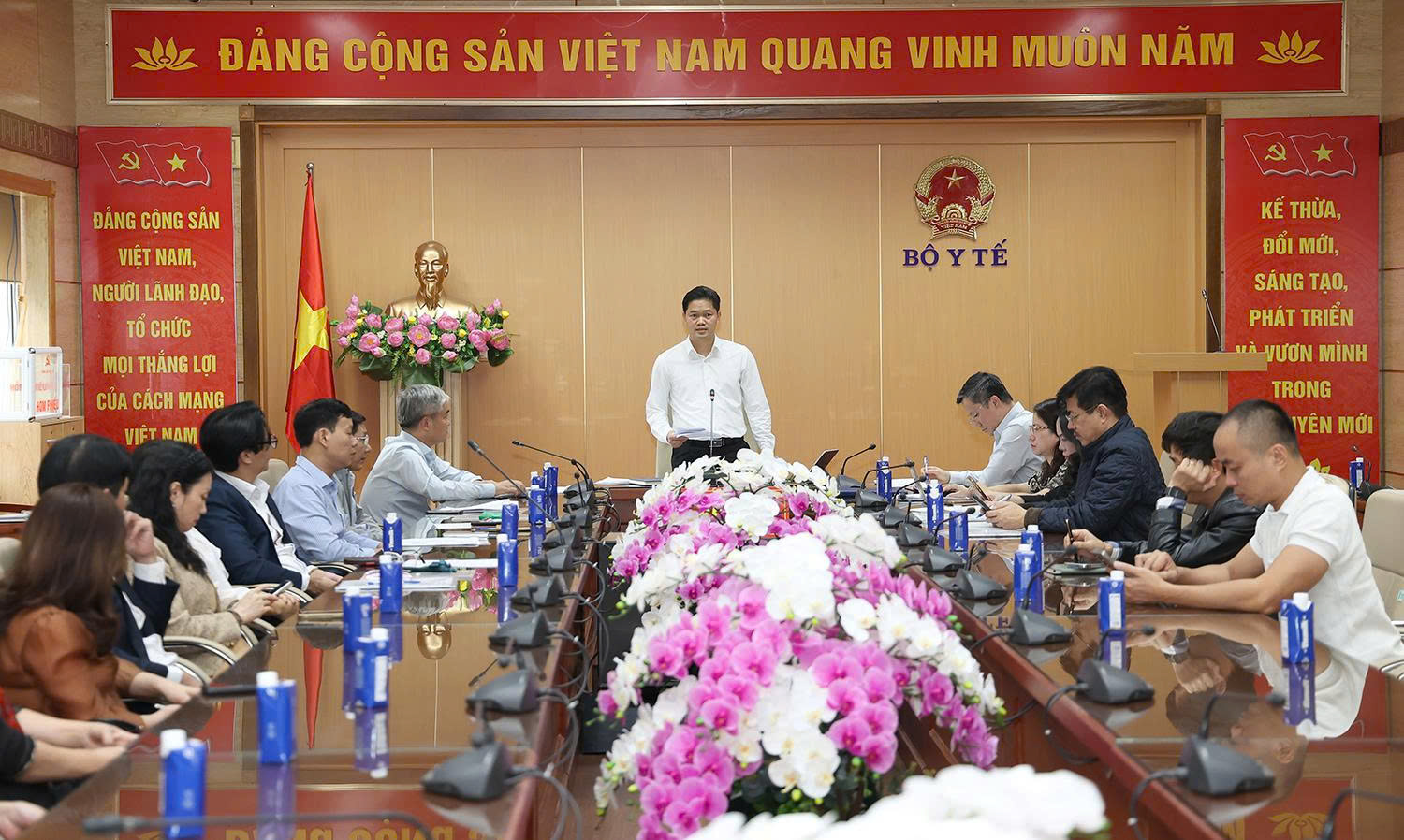 Thứ trưởng Thường trực Vũ Mạnh Hà: Báo Sức khoẻ & Đời sống xây dựng hệ thống kết nối và lan tỏa thông tin y tế trong mọi tình huống- Ảnh 3. Thứ trưởng Thường trực Vũ Mạnh Hà: Báo Sức khoẻ & Đời sống xây dựng hệ thống kết nối và lan tỏa thông tin y tế trong mọi tình huống- Ảnh 3.