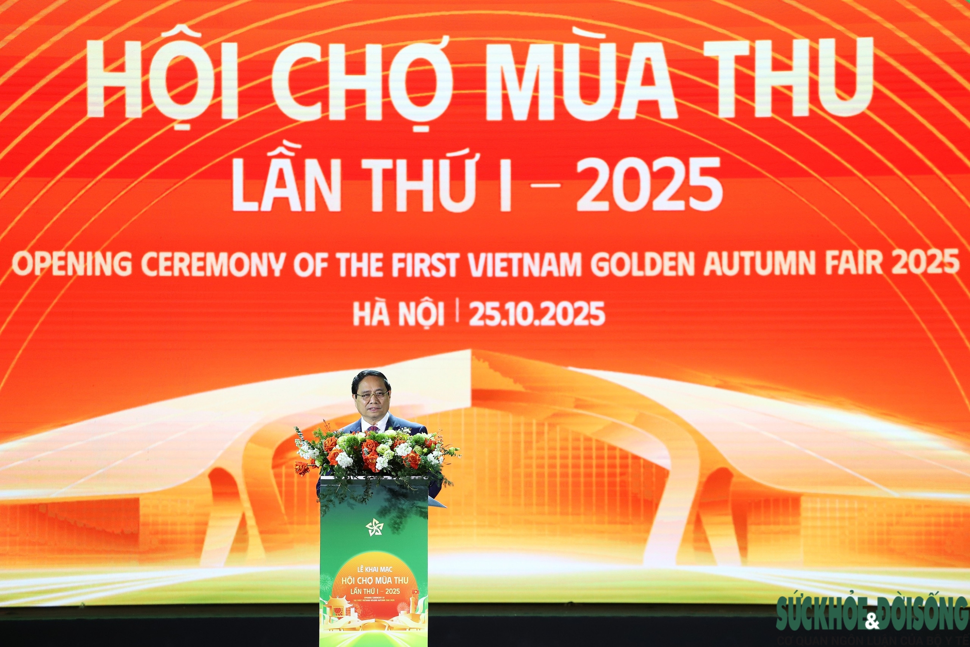 Hình ảnh khai mạc hội chợ lớn nhất Việt Nam từ trước đến nay- Ảnh 3. Hình ảnh khai mạc hội chợ lớn nhất Việt Nam từ trước đến nay- Ảnh 3.