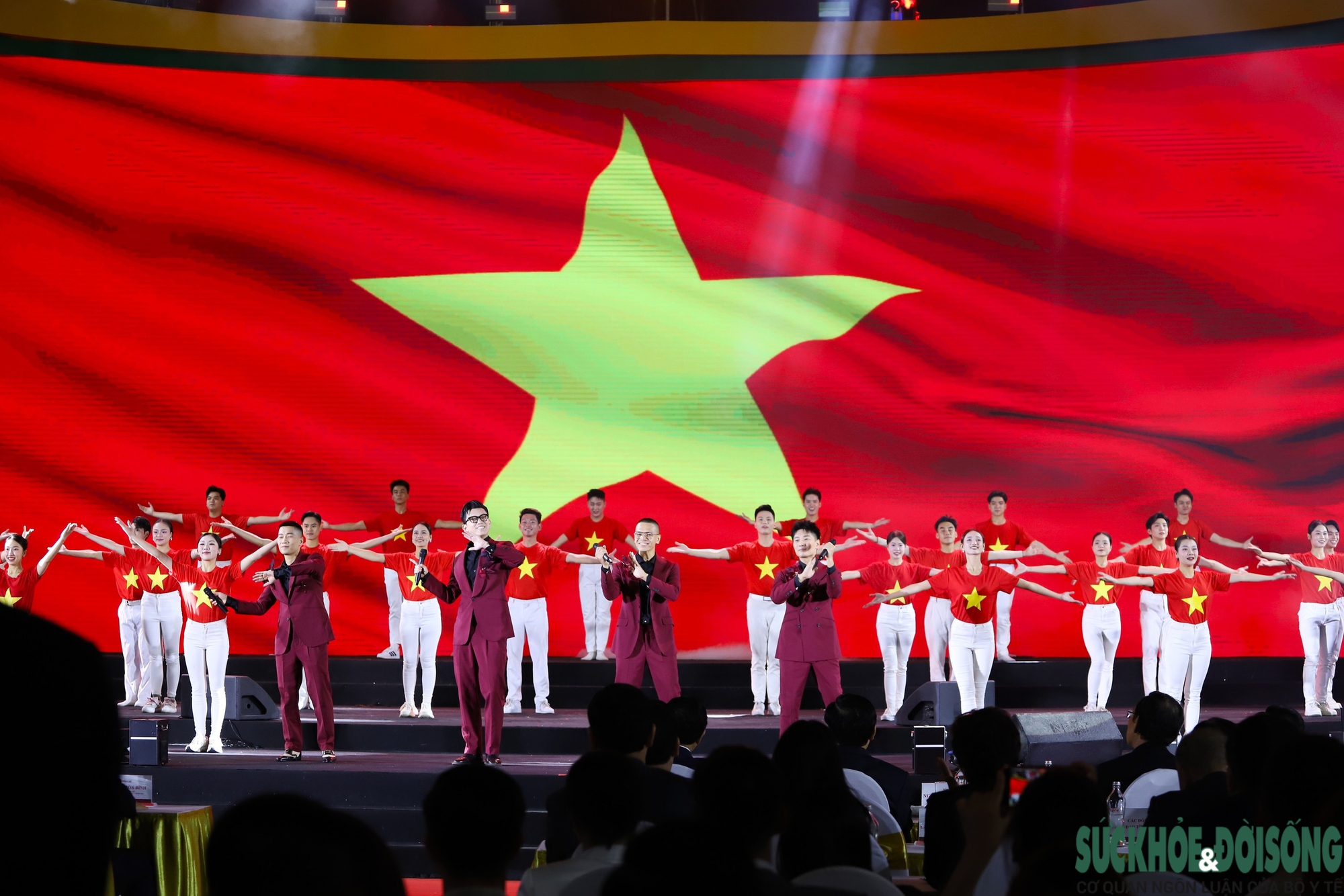 Hình ảnh khai mạc hội chợ lớn nhất Việt Nam từ trước đến nay- Ảnh 10. Hình ảnh khai mạc hội chợ lớn nhất Việt Nam từ trước đến nay- Ảnh 10.