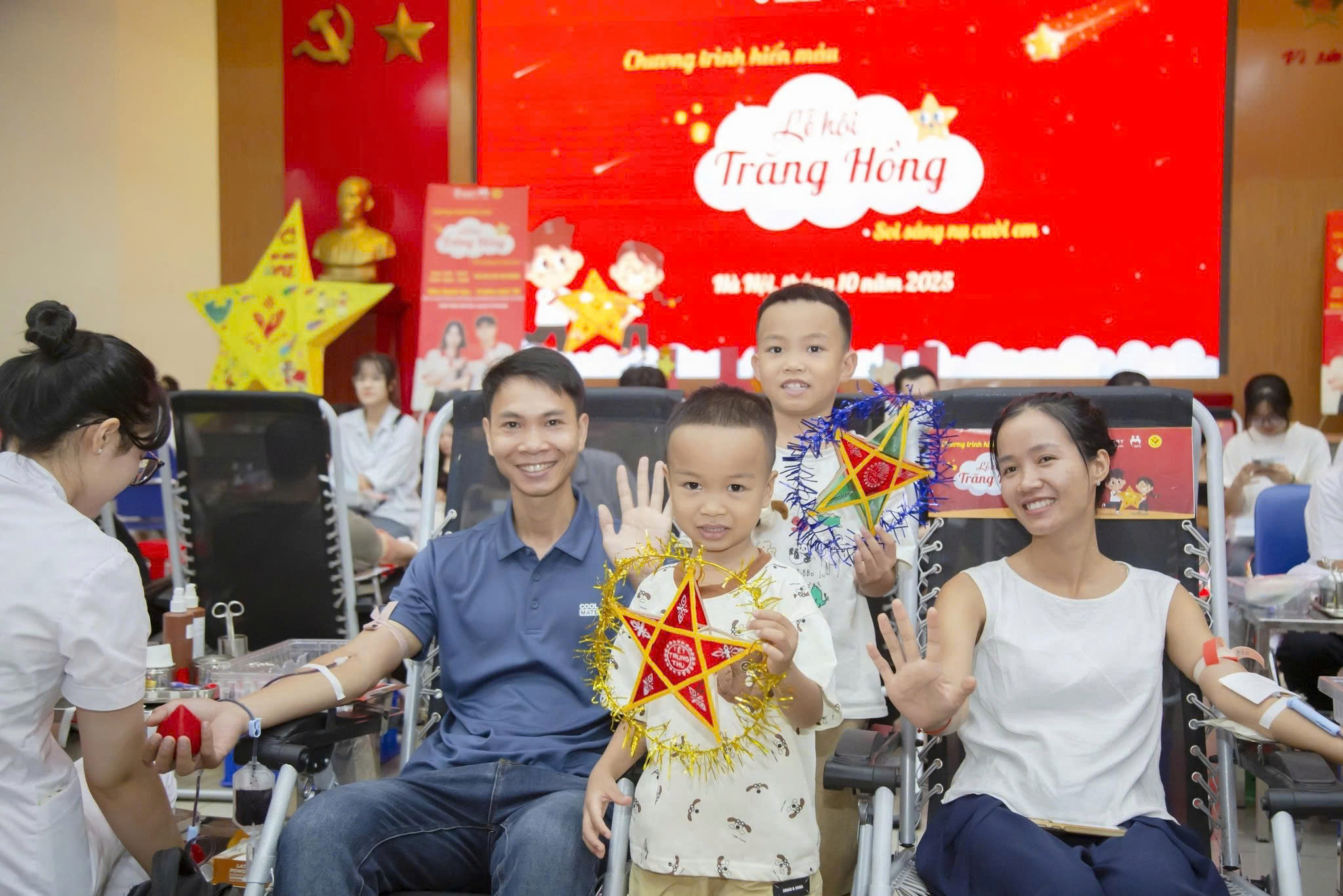 Khơi dậy sức mạnh cộng đồng và tinh thần yêu nước từ phong trào hiến máu tình nguyện- Ảnh 4. Khơi dậy sức mạnh cộng đồng và tinh thần yêu nước từ phong trào hiến máu tình nguyện- Ảnh 4.
