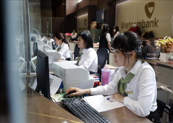 Làn sóng tăng lãi suất ngân hàng lan rộng- Ảnh 1. Làn sóng tăng lãi suất ngân hàng lan rộng- Ảnh 1.
