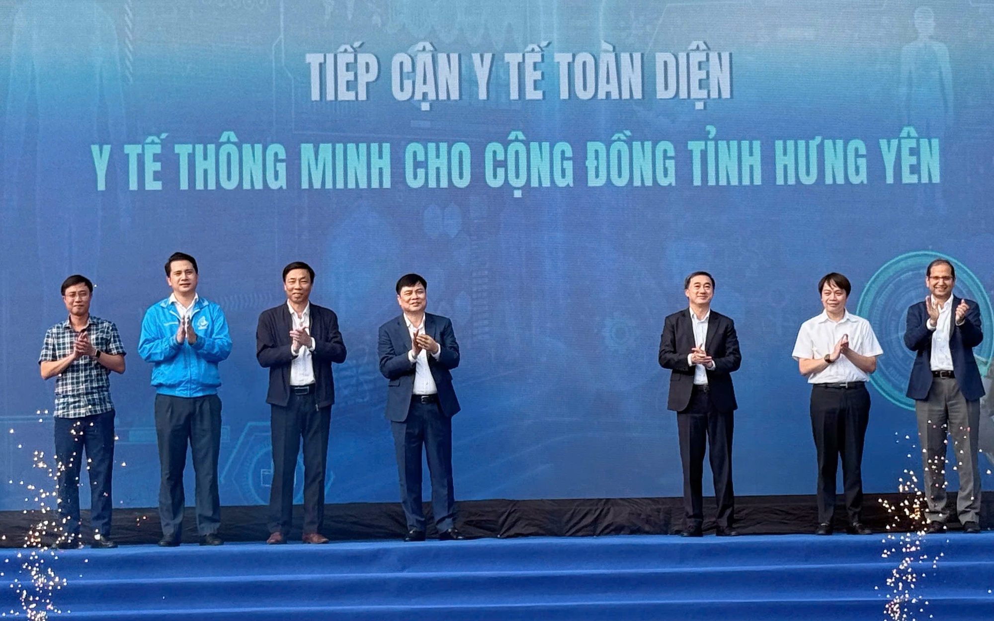 Đẩy mạnh thực hiện y tế thông minh để nâng chất lượng chăm sóc sức khoẻ nhân dân- Ảnh 6. Đẩy mạnh thực hiện y tế thông minh để nâng chất lượng chăm sóc sức khoẻ nhân dân- Ảnh 6.