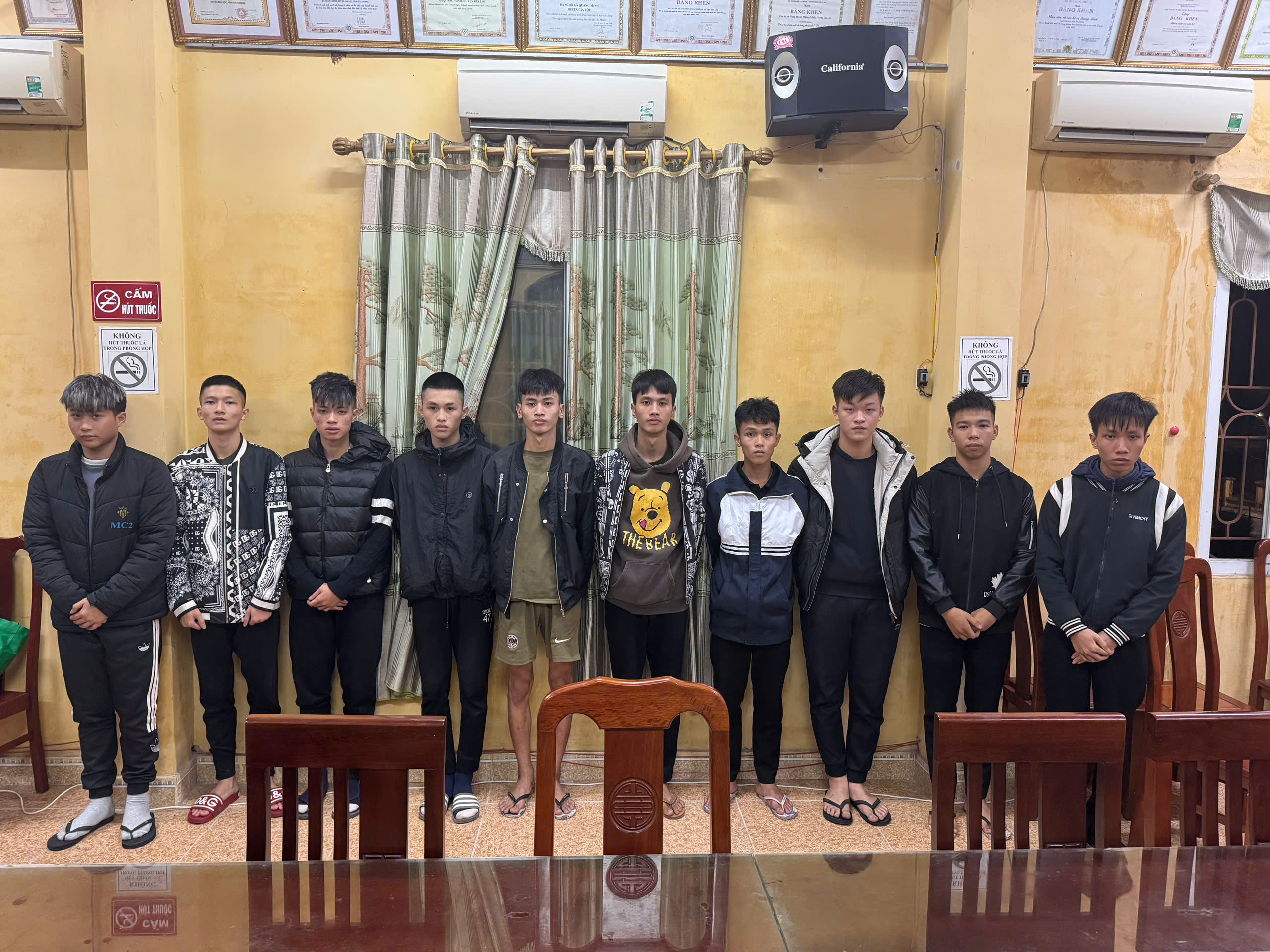 Dấu hiệu bất thường từ vụ tai nạn giao thông lúc rạng sáng  - Ảnh 1. Dấu hiệu bất thường từ vụ tai nạn giao thông lúc rạng sáng  - Ảnh 1.