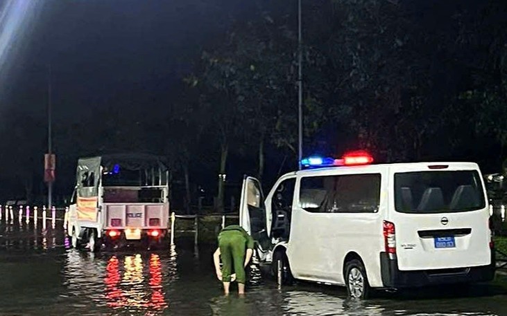 Bảo vệ chung cư tử vong nghi do điện giật khi cắm máy bơm nước- Ảnh 2. Vụ hai cháu bé tử vong do điện giật khi chơi ở công viên: Ai sẽ phải chịu trách nhiệm?
