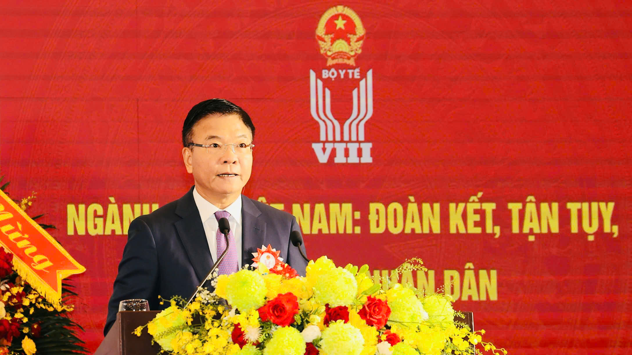 Phó Thủ tướng: Thành tích nổi bật trong phong trào thi đua ngành Y tế đóng góp quan trọng cho sự phát triển đất nước- Ảnh 1. Phó Thủ tướng: Thành tích nổi bật trong phong trào thi đua ngành Y tế đóng góp quan trọng cho sự phát triển đất nước- Ảnh 1.