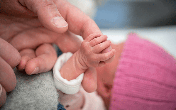 Cách chăm sóc trẻ sinh non- Ảnh 1.