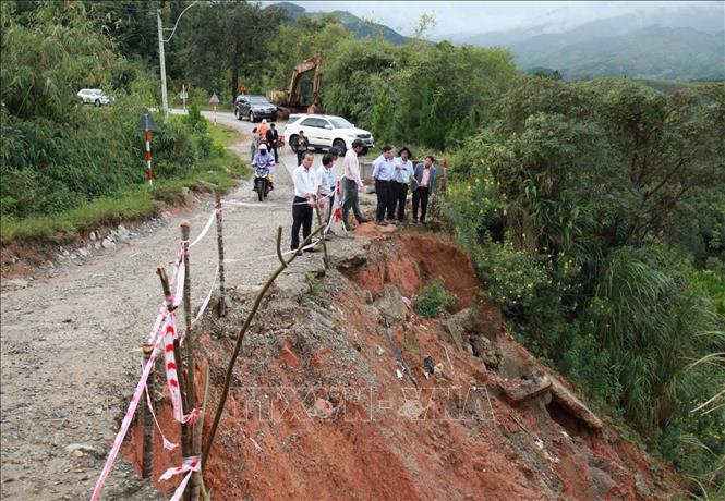 Quân khu 5 điều động gần 6.300 cán bộ, chiến sĩ hỗ trợ nhân dân ứng phó với lũ lụt, sạt lở- Ảnh 2. Quân khu 5 điều động gần 6.300 cán bộ, chiến sĩ hỗ trợ nhân dân ứng phó với lũ lụt, sạt lở- Ảnh 2.