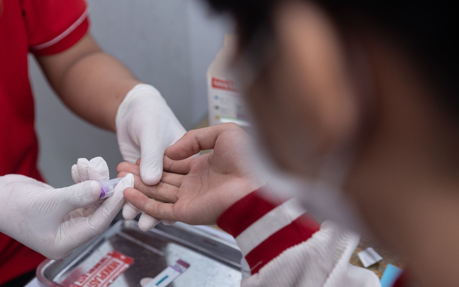 Hết năm 2024, cả nước ghi nhận 245.762 người nhiễm HIV còn sống và 116.004 người nhiễm HIV tử vong lũy tích- Ảnh 4.