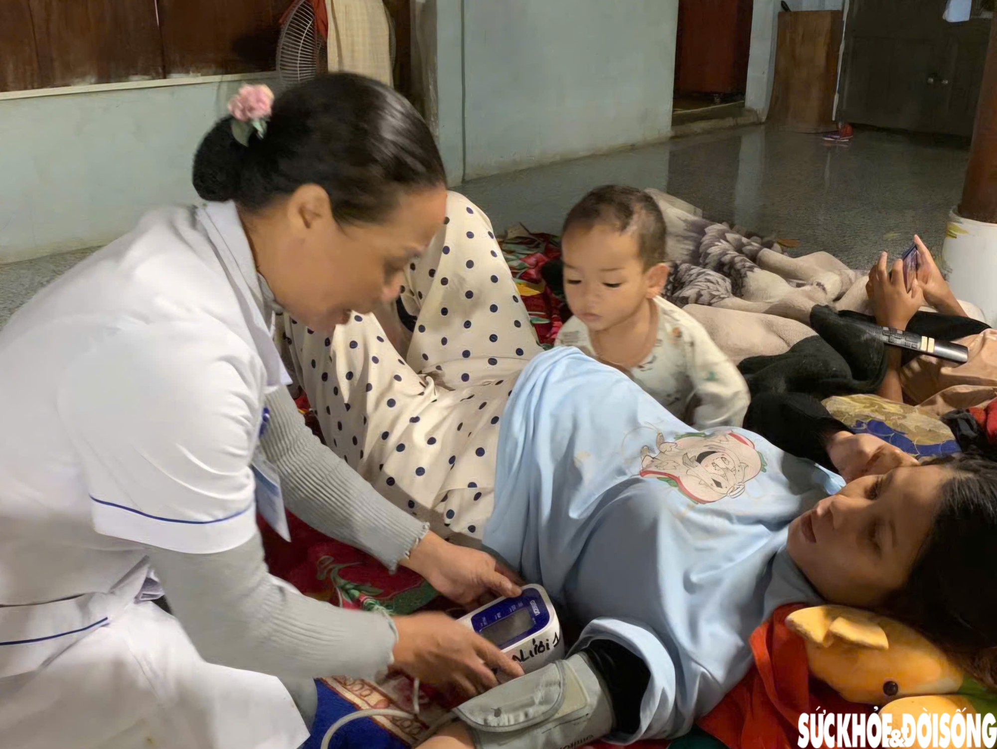 Nhiều cơ sở y tế ở Huế ngập sâu trong đợt lũ đặc biệt lớn- Ảnh 5. Nhiều cơ sở y tế ở Huế ngập sâu trong đợt lũ đặc biệt lớn- Ảnh 5.