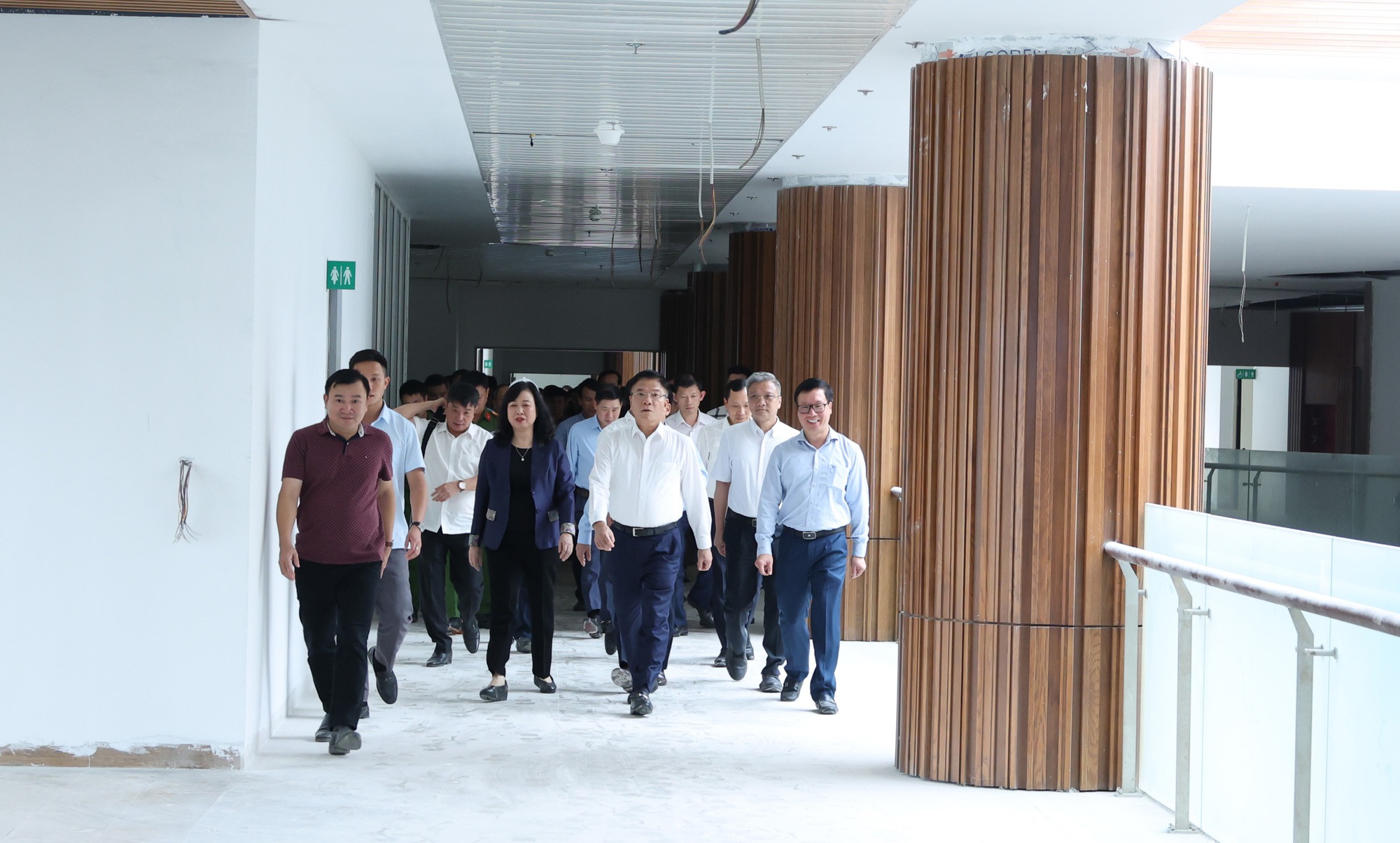 Phấn đấu khánh thành cơ sở 2 của bệnh viện Bạch Mai, Việt Đức vào ngày 19/12- Ảnh 2. "Cơ sở 2 Bệnh viện Bạch Mai và Việt Đức được cả xã hội quan tâm, cần cố gắng hơn để sớm hoàn thành"