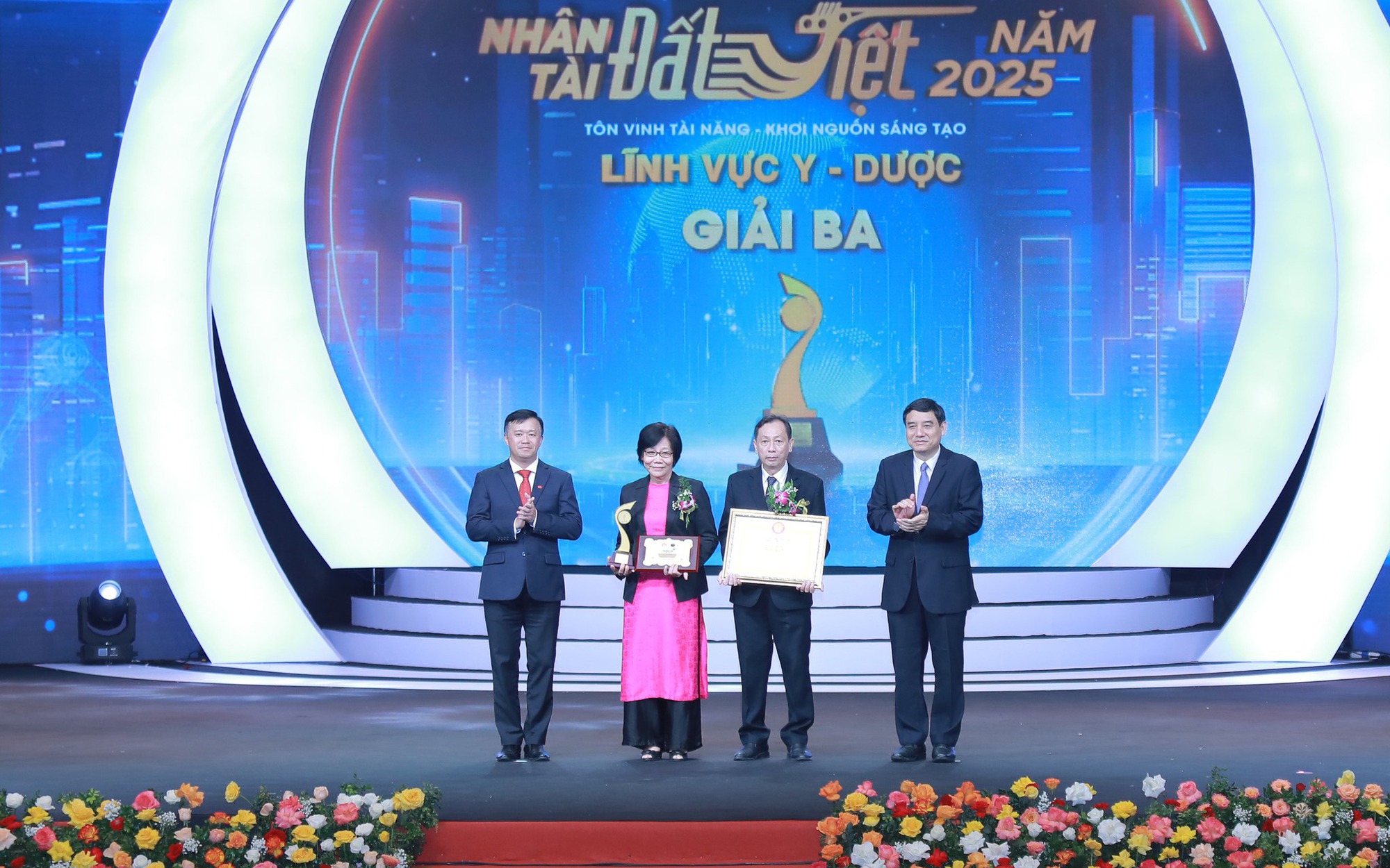 Bệnh viện Chợ Rẫy đoạt giải Nhân tài Đất Việt với công trình ứng dụng AI trong điều phối hiến - ghép tạng