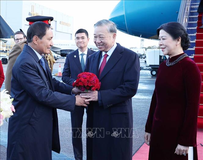 Tổng Bí thư Tô Lâm bắt đầu thăm chính thức Liên hiệp Vương quốc Anh và Bắc Ireland- Ảnh 4. Tổng Bí thư Tô Lâm bắt đầu thăm chính thức Liên hiệp Vương quốc Anh và Bắc Ireland- Ảnh 4.