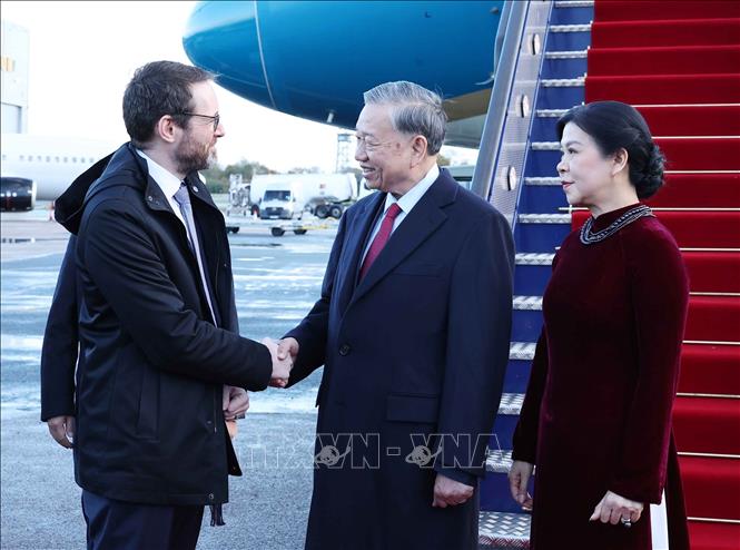 Tổng Bí thư Tô Lâm bắt đầu thăm chính thức Liên hiệp Vương quốc Anh và Bắc Ireland- Ảnh 2. Tổng Bí thư Tô Lâm bắt đầu thăm chính thức Liên hiệp Vương quốc Anh và Bắc Ireland- Ảnh 2.