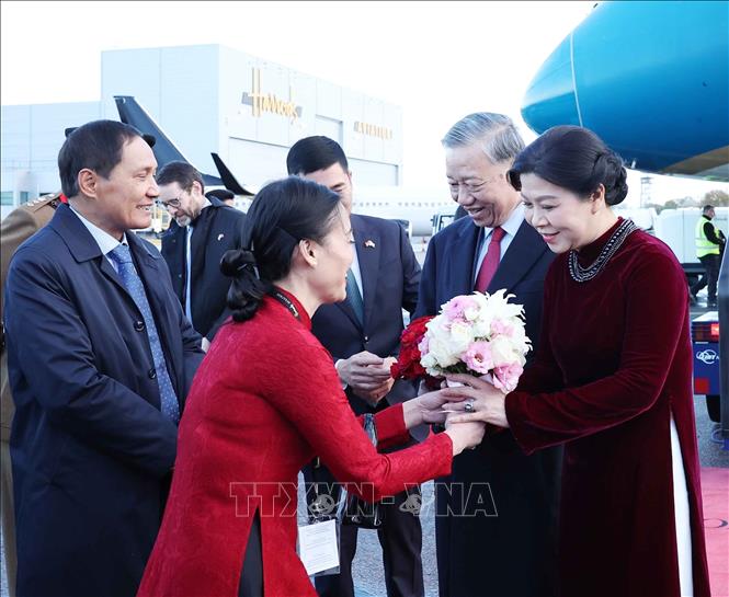 Tổng Bí thư Tô Lâm bắt đầu thăm chính thức Liên hiệp Vương quốc Anh và Bắc Ireland- Ảnh 5. Tổng Bí thư Tô Lâm bắt đầu thăm chính thức Liên hiệp Vương quốc Anh và Bắc Ireland- Ảnh 5.