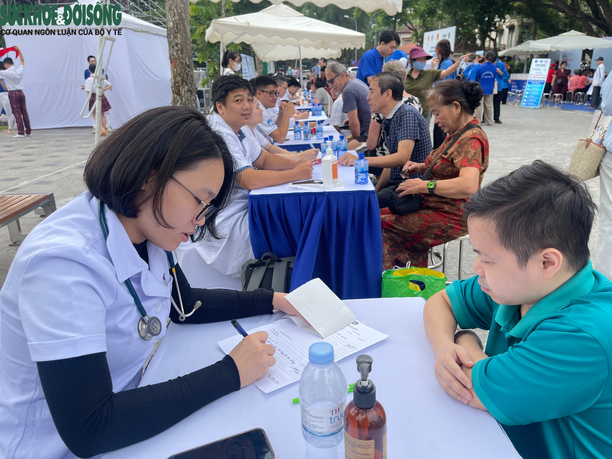 Thứ trưởng Bộ Y tế: Đột quỵ đang là nguyên nhân hàng đầu gây tử vong và tàn tật tại Việt Nam- Ảnh 3.