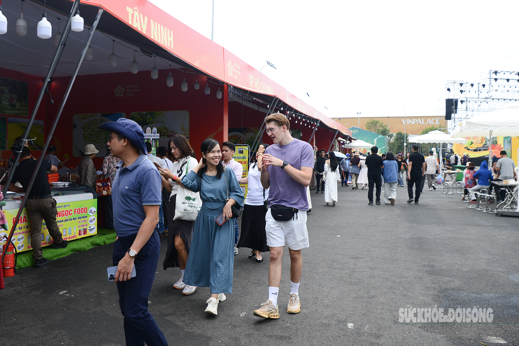 Hội tụ hương vị Việt tại Hội chợ Mùa Thu lần thứ nhất - 2025- Ảnh 4. Hội tụ hương vị Việt tại Hội chợ Mùa Thu lần thứ nhất - 2025- Ảnh 4.