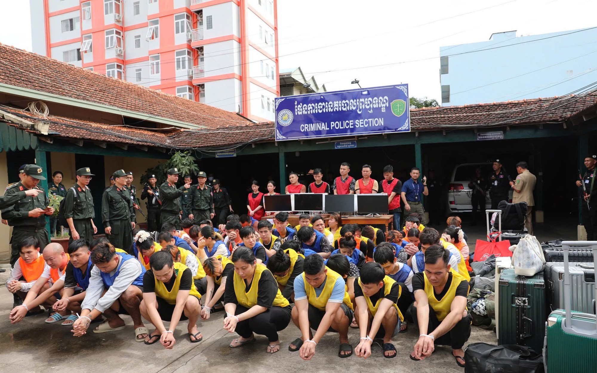 Tin lời công an 'dởm', nữ sinh viên mang vàng đi bán- Ảnh 2. Tin lời công an 'dởm', nữ sinh viên mang vàng đi bán- Ảnh 2.