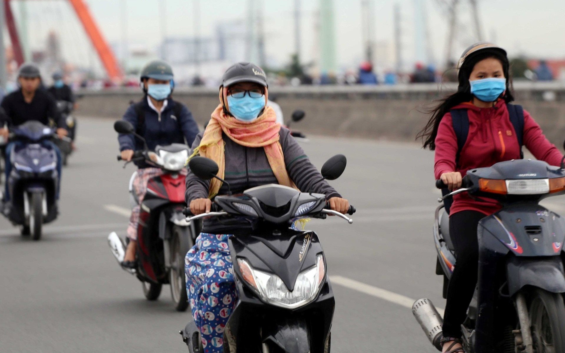 Miền Bắc chuyển rét do không khí lạnh bao phủ- Ảnh 1. Miền Bắc tiếp tục đón không khí lạnh tăng cường, cảnh báo nước lũ dâng cao ở miền Trung