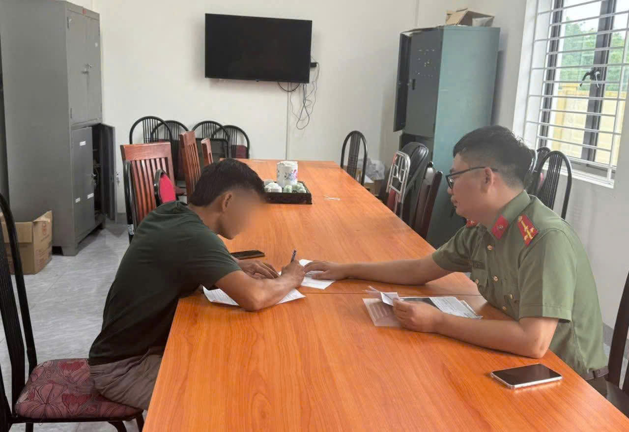 Xử phạt hai chủ tài khoản Facebook đăng thông tin sai sự thật- Ảnh 1.