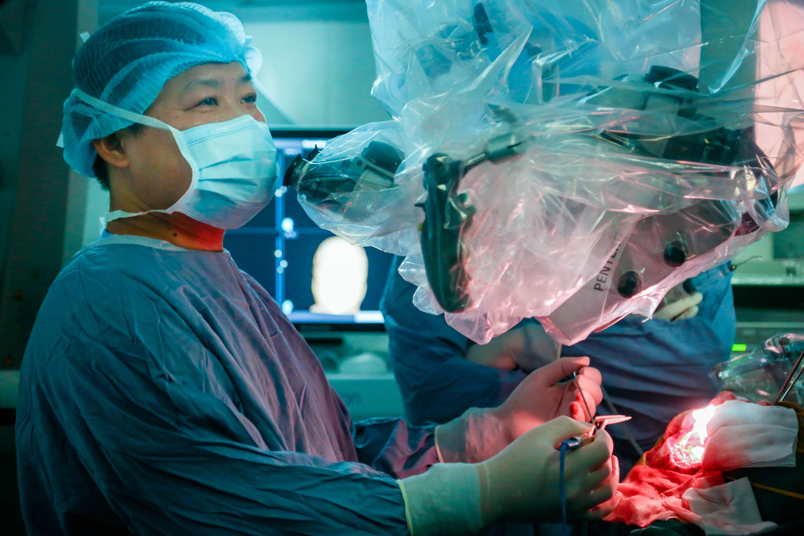 Người phụ nữ 'lấy lại được ánh sáng' sau phẫu thuật loại bỏ u tuyến yên tái phát - Ảnh 1. Người phụ nữ 'lấy lại được ánh sáng' sau phẫu thuật loại bỏ u tuyến yên tái phát - Ảnh 1.