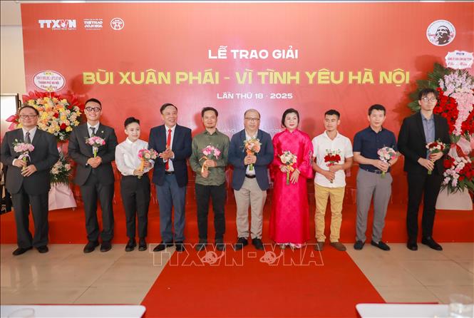 Giải thưởng Bùi Xuân Phái 2025 vinh danh nhạc sĩ Trần Tiến- Ảnh 2. Giải thưởng Bùi Xuân Phái 2025 vinh danh nhạc sĩ Trần Tiến- Ảnh 2.