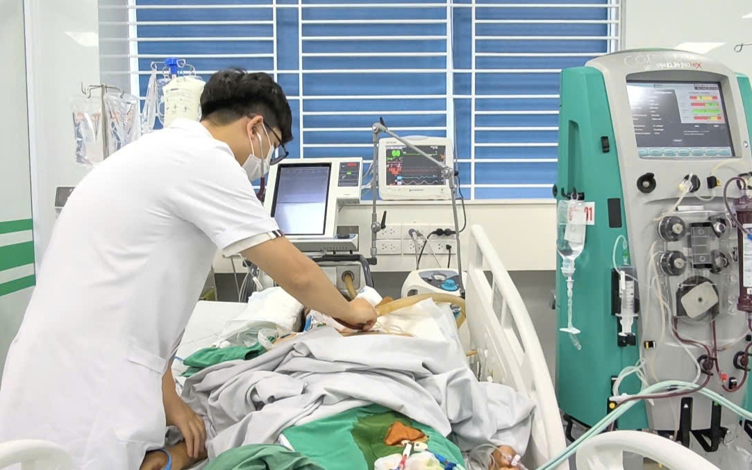 Cụ ông 90 tuổi nguy kịch sau bữa cơm tối- Ảnh 1.