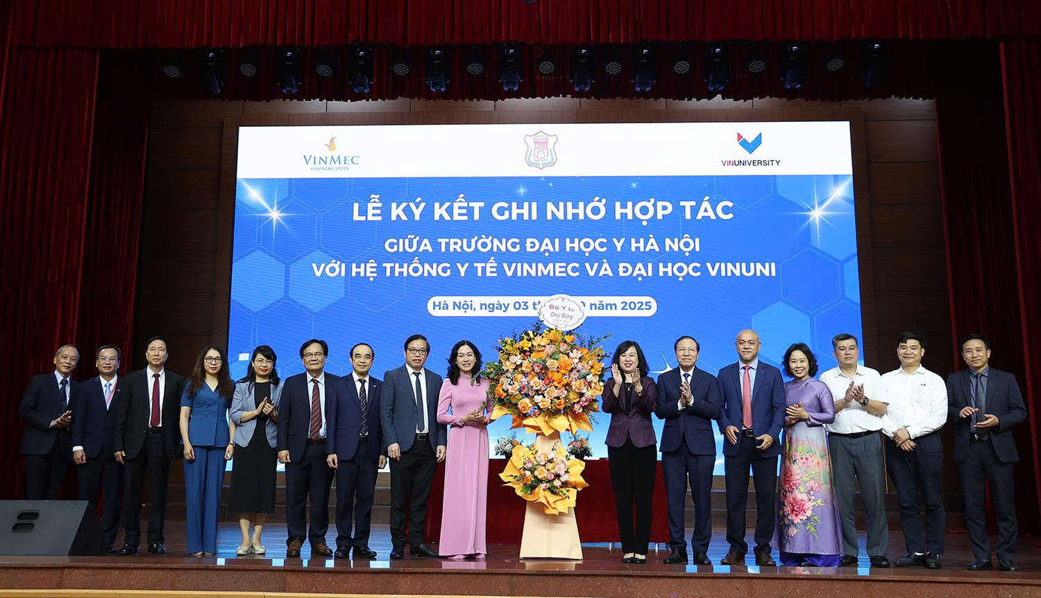 Ba đơn vị 'bắt tay' xây dựng hệ sinh thái y tế toàn diện, chuẩn quốc tế ngay tại Việt Nam- Ảnh 5. Ba đơn vị 'bắt tay' xây dựng hệ sinh thái y tế toàn diện, chuẩn quốc tế ngay tại Việt Nam- Ảnh 5.