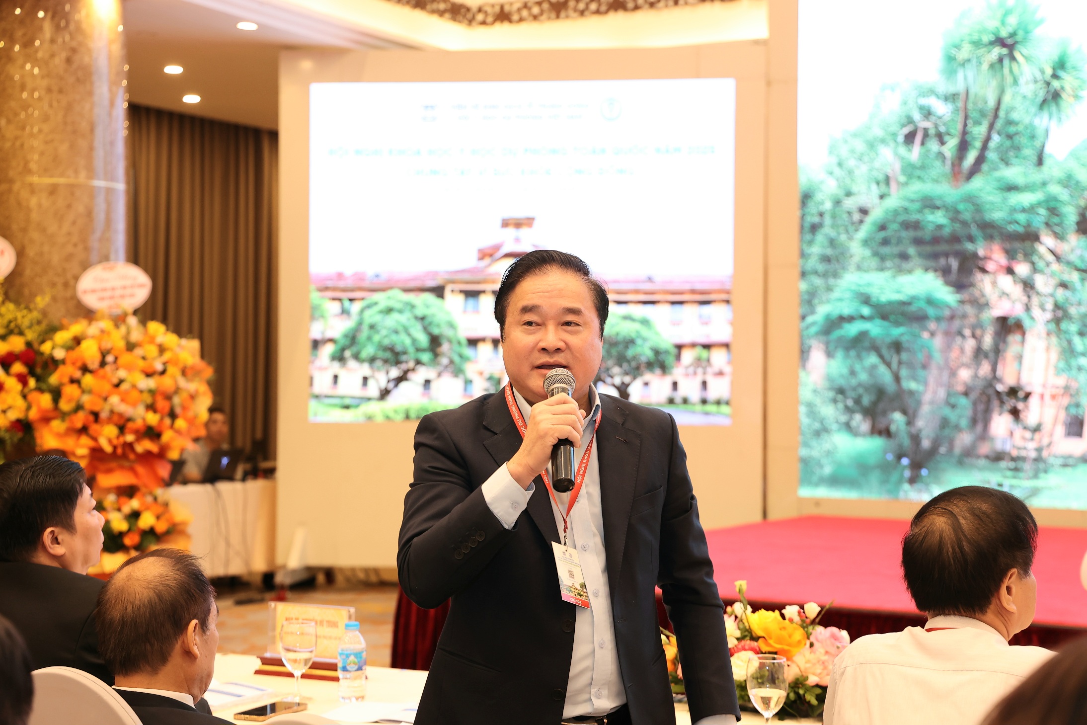Thứ trưởng Bộ Y tế: Đẩy mạnh ứng dụng trí tuệ nhân tạo trong giám sát, phân tích, dự phòng dịch bệnh
- Ảnh 5.