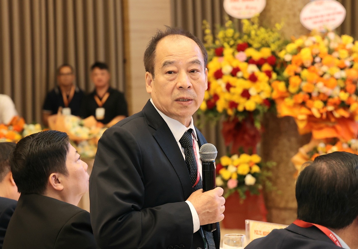 Thứ trưởng Bộ Y tế: Đẩy mạnh ứng dụng trí tuệ nhân tạo trong giám sát, phân tích, dự phòng dịch bệnh
- Ảnh 8.