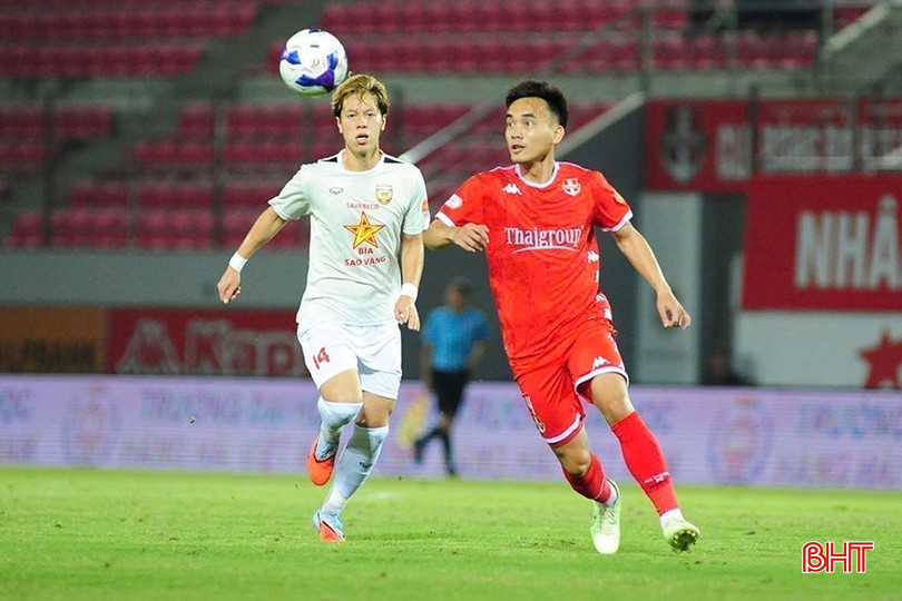 Cần xem xét lại công tác trọng tài trận Hồng Lĩnh Hà Tĩnh gặp Hải Phòng- Ảnh 1.