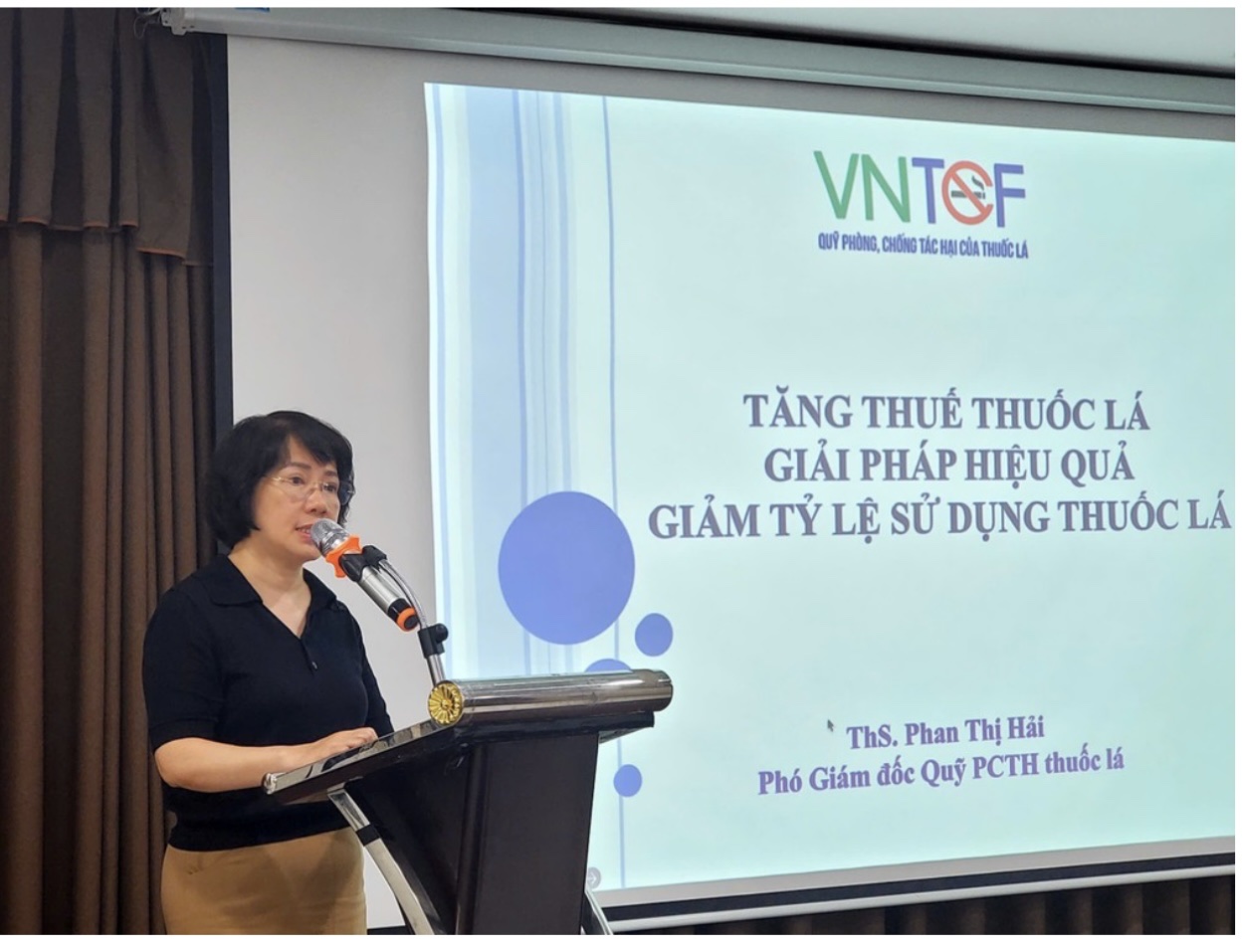 Tăng thuế thuốc lá để bảo vệ sức khoẻ cộng đồng- Ảnh 1. Tăng thuế thuốc lá để bảo vệ sức khoẻ cộng đồng- Ảnh 1.