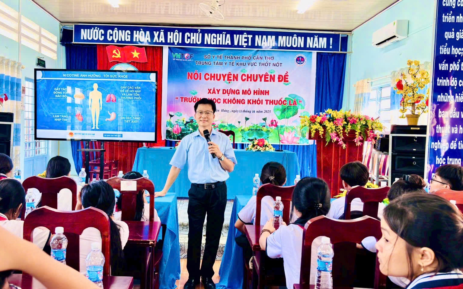 Gia hạn thời gian nhận hồ sơ dự thi vòng Sơ khảo Cuộc thi ‘Cơ sở y tế không khói thuốc lá’ lần thứ I đến ngày 7/11
- Ảnh 2. Gia hạn thời gian nhận hồ sơ dự thi vòng Sơ khảo Cuộc thi ‘Cơ sở y tế không khói thuốc lá’ lần thứ I đến ngày 7/11
- Ảnh 2.