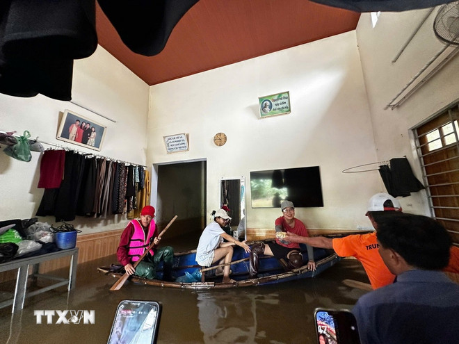 Thường trực Ban Bí thư: Không để người dân bị thiếu thốn, cô lập trong thiên tai- Ảnh 2.