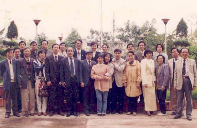 PGS.TS Chung Á - Hành trình của người gieo ánh sáng giữa vùng tối HIV/AIDS- Ảnh 1. PGS.TS Chung Á - Hành trình của người gieo ánh sáng giữa vùng tối HIV/AIDS- Ảnh 1.