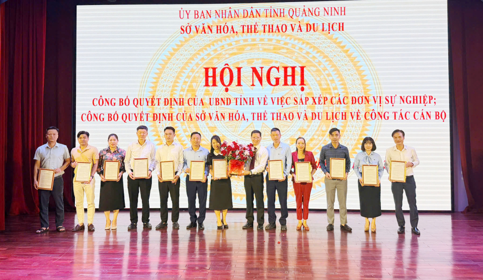 Địa phương đầu tiên trên cả nước thực hiện sắp xếp các đơn vị sự nghiệp ngành văn hóa, thông tin và du lịch- Ảnh 3. Địa phương đầu tiên trên cả nước thực hiện sắp xếp các đơn vị sự nghiệp ngành văn hóa, thông tin và du lịch- Ảnh 3.