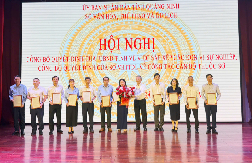Địa phương đầu tiên trên cả nước thực hiện sắp xếp các đơn vị sự nghiệp ngành văn hóa, thông tin và du lịch- Ảnh 2. Địa phương đầu tiên trên cả nước thực hiện sắp xếp các đơn vị sự nghiệp ngành văn hóa, thông tin và du lịch- Ảnh 2.
