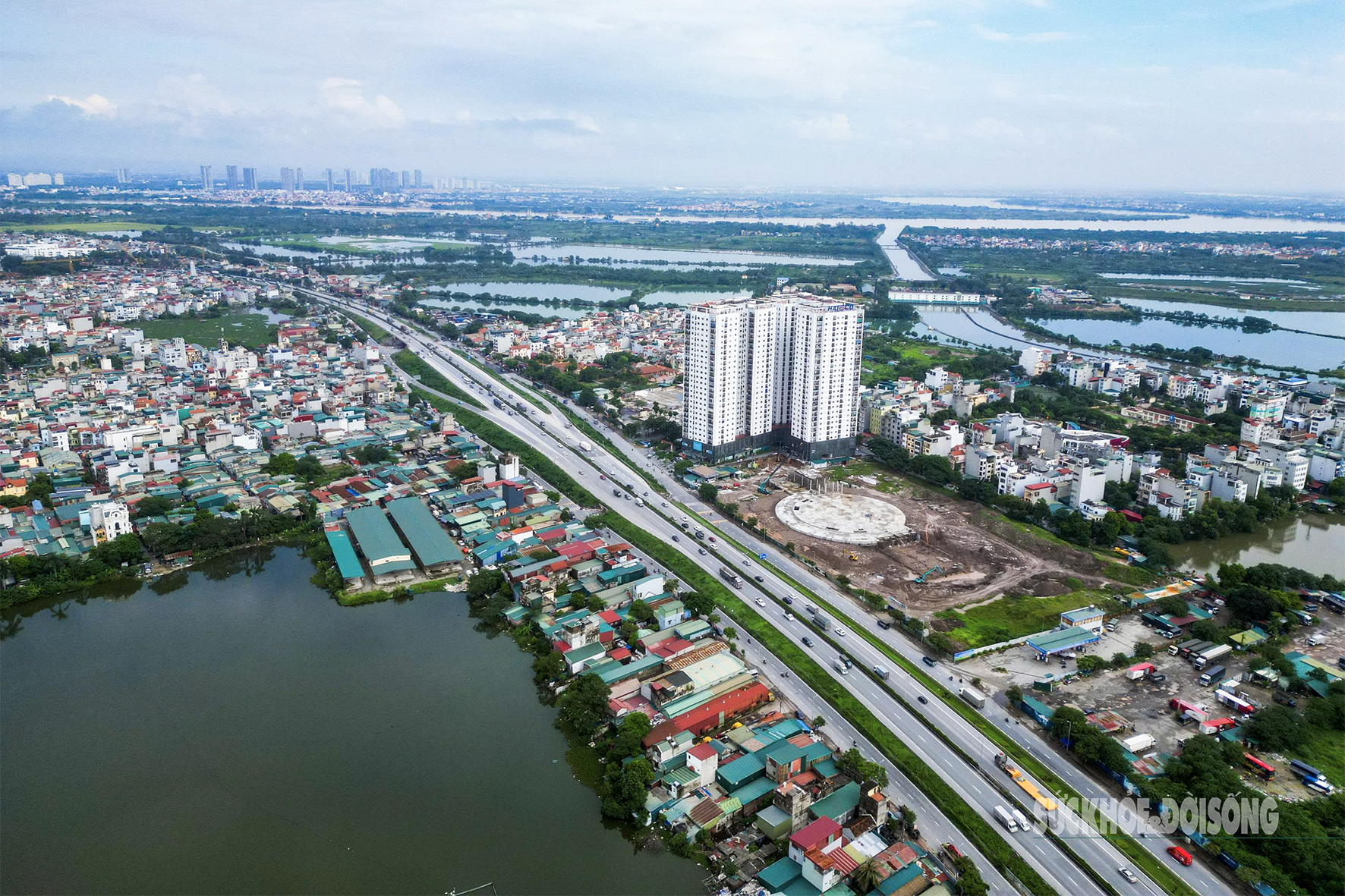 Gấp rút thi công bến xe khách hiện đại nhất Việt Nam- Ảnh 9.