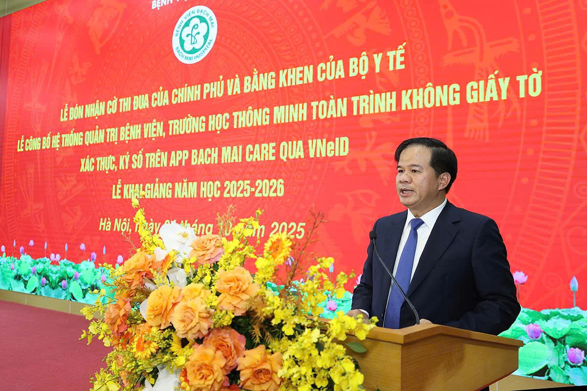 Bộ trưởng Đào Hồng Lan giao nhiệm vụ xây dựng bệnh viện thông minh toàn diện cho Bạch Mai- Ảnh 2.