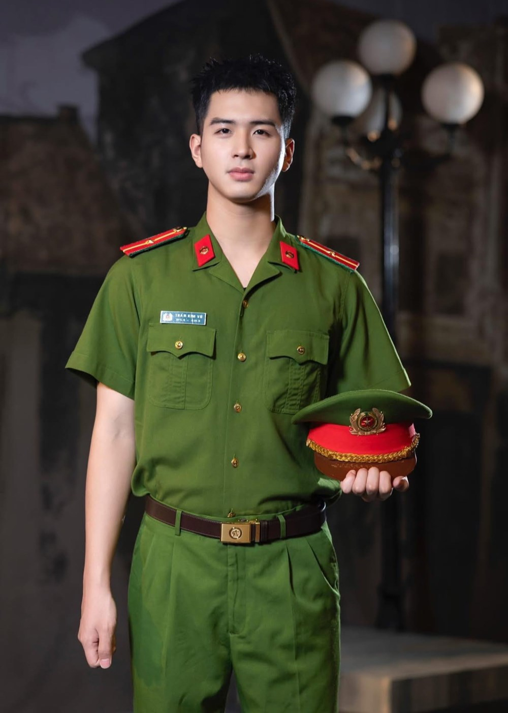 Điều không thể ngờ về diễn viên 'nam thần' đang gây tranh cãi trong 'Gió ngang khoảng trời xanh'- Ảnh 4. Điều không thể ngờ về diễn viên 'nam thần' đang gây tranh cãi trong 'Gió ngang khoảng trời xanh'- Ảnh 4.