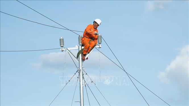 EVN ra công điện khẩn ứng phó bão số 11 và khắc phục hậu quả bão số 10- Ảnh 1. EVN ra công điện khẩn ứng phó bão số 11 và khắc phục hậu quả bão số 10- Ảnh 1.