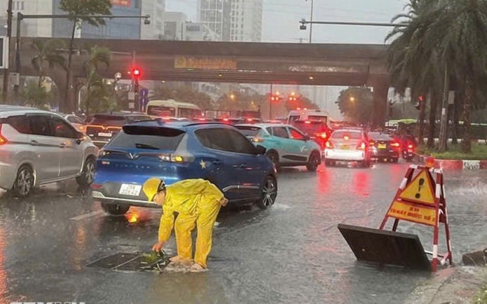 Hà Nội kích hoạt các biện pháp tiêu thoát nước, phòng chống úng ngập