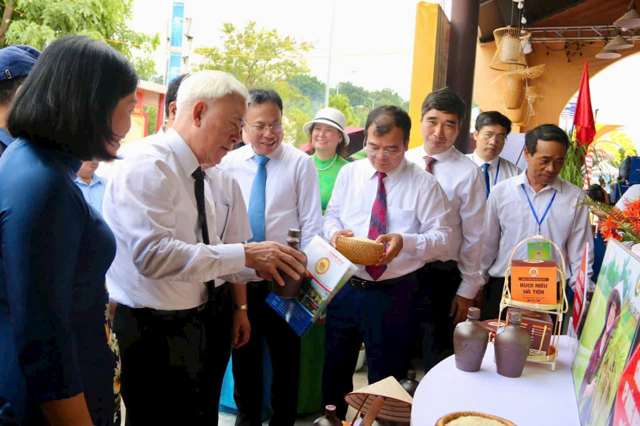Điểm mới Tuần Văn hóa, Du lịch và Xúc tiến Thương mại Côn Sơn – Kiếp Bạc 2025- Ảnh 8.