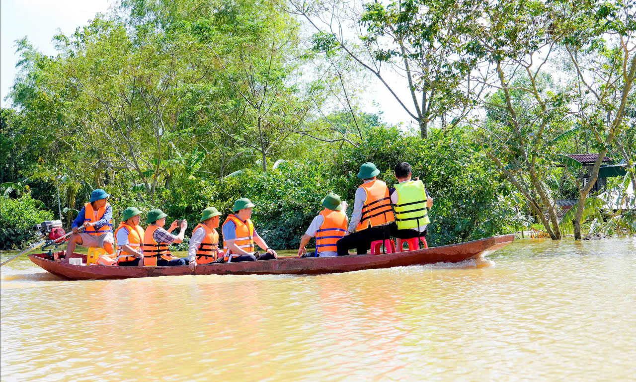 Không để người dân vùng lũ thiếu đói- Ảnh 2.