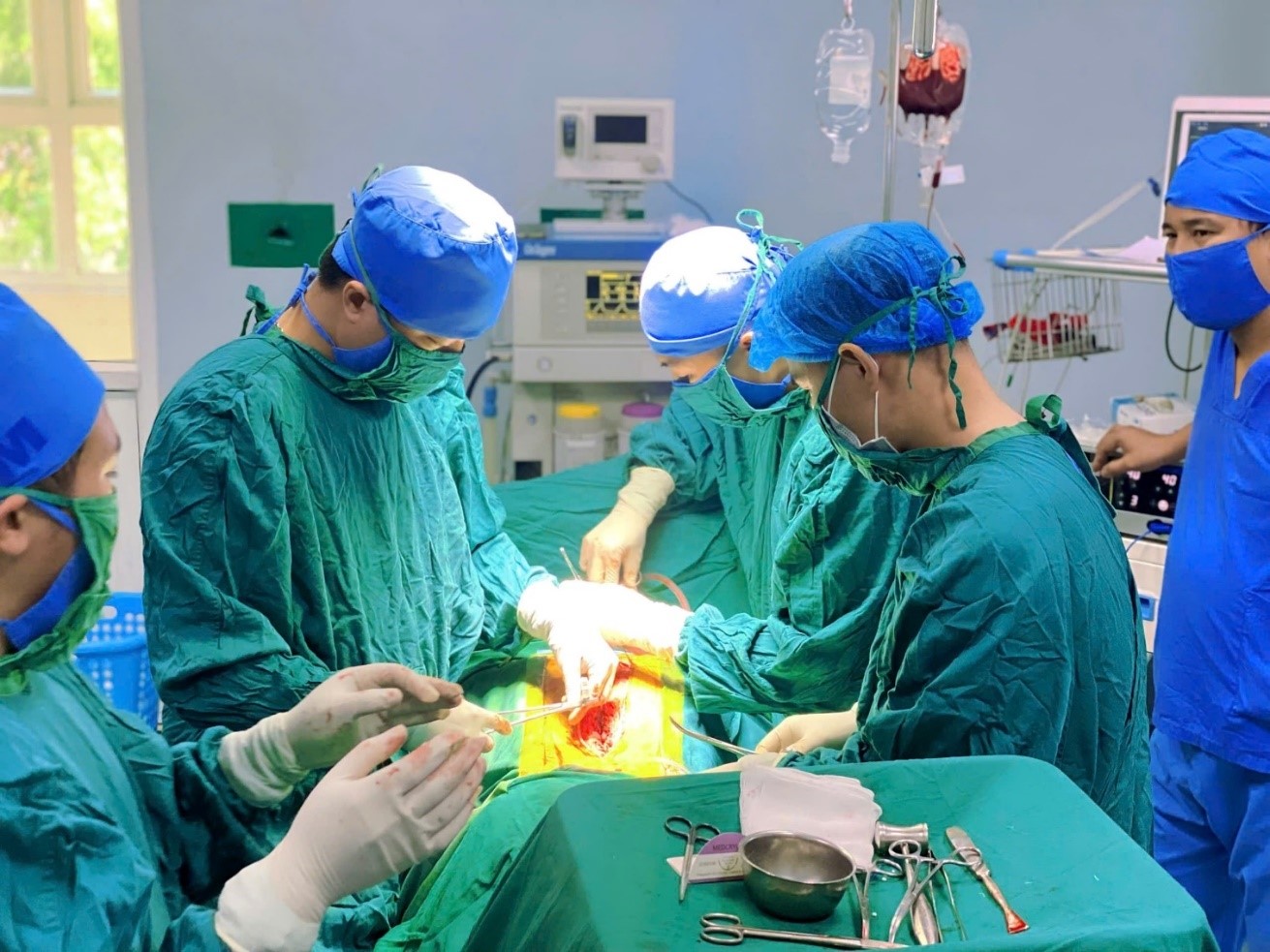 Bệnh viện Chấn thương Chỉnh hình Nghệ An: Địa chỉ tin cậy trong điều trị vẹo cột sống- Ảnh 2.