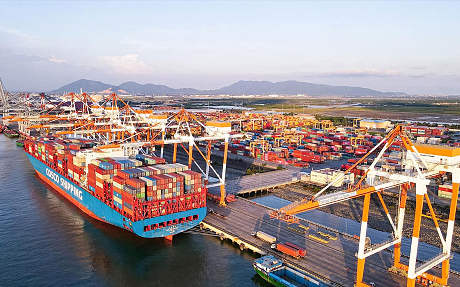 TPHCM sẽ có &quot;trung tâm logistics tầm cỡ thế giới&quot;
