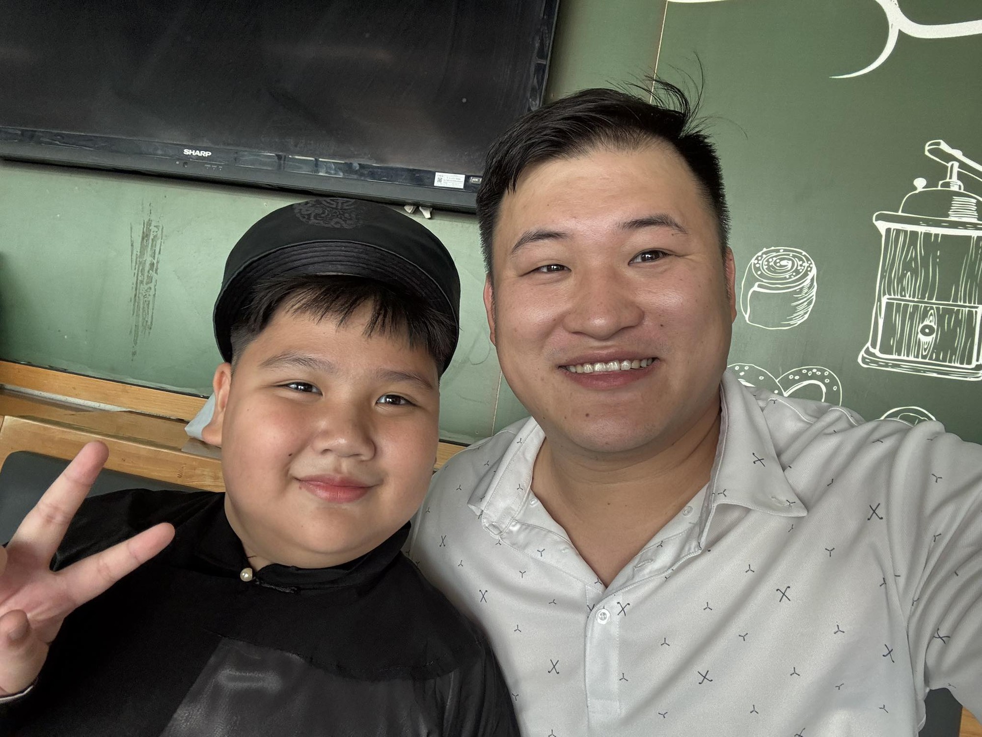 Bất ngờ trước sự giống nhau 'như đúc' giữa dàn diễn viên khi bé và trưởng thành trong phim 'Cách em 1 milimet'- Ảnh 6. Bất ngờ trước sự giống nhau 'như đúc' giữa dàn diễn viên khi bé và trưởng thành trong phim 'Cách em 1 milimet'- Ảnh 6.