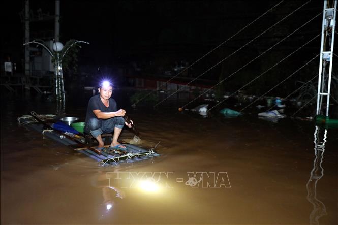 Xuyên đêm hỗ trợ người dân ở vùng 'rốn lũ' Lạng Sơn- Ảnh 14.