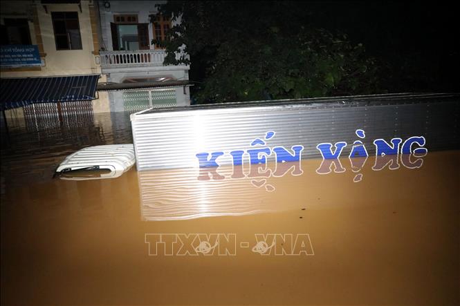 Xuyên đêm hỗ trợ người dân ở vùng 'rốn lũ' Lạng Sơn- Ảnh 11.